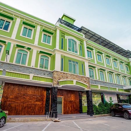 Greenland Hotel Batam Екстер'єр фото